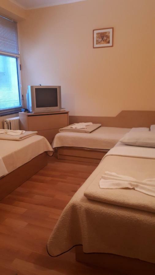 National Hotel روس المظهر الخارجي الصورة